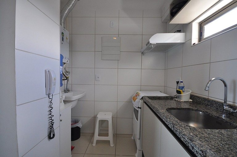 Flat alto padrão com 2 quartos a 150m - Praia de Boa Viagem