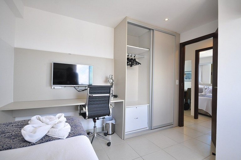Flat alto padrão com 2 quartos a 150m - Praia de Boa Viagem