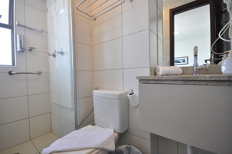 Flat alto padrão com 2 quartos a 150m - Praia de Boa Viagem